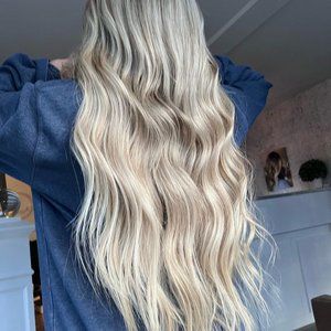 Bellami 24” 260g Blonde Seamless Clip In Hair Extensions *ONLY WORN ONCE*